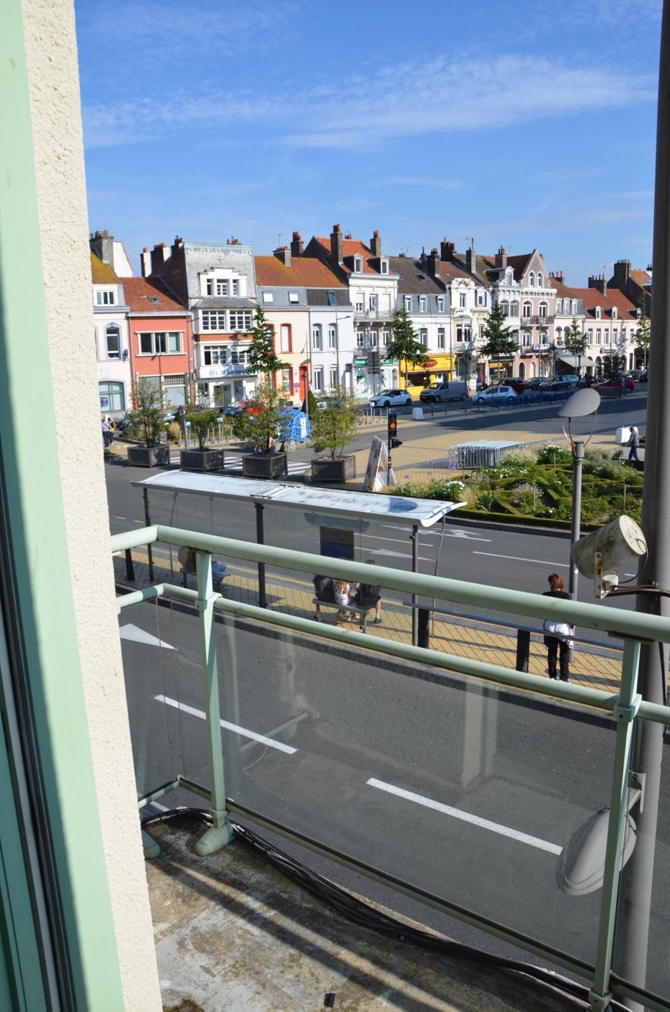 Le Gambetta Theatre De Calais Apartment Bagian luar foto